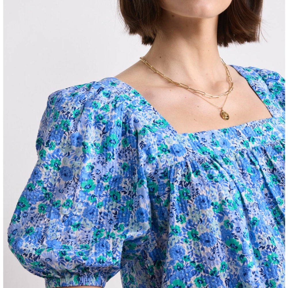 NWT Vinyard Vines Serena Square Neck woven top, Blue Helen Floral puff Sleeve, M
